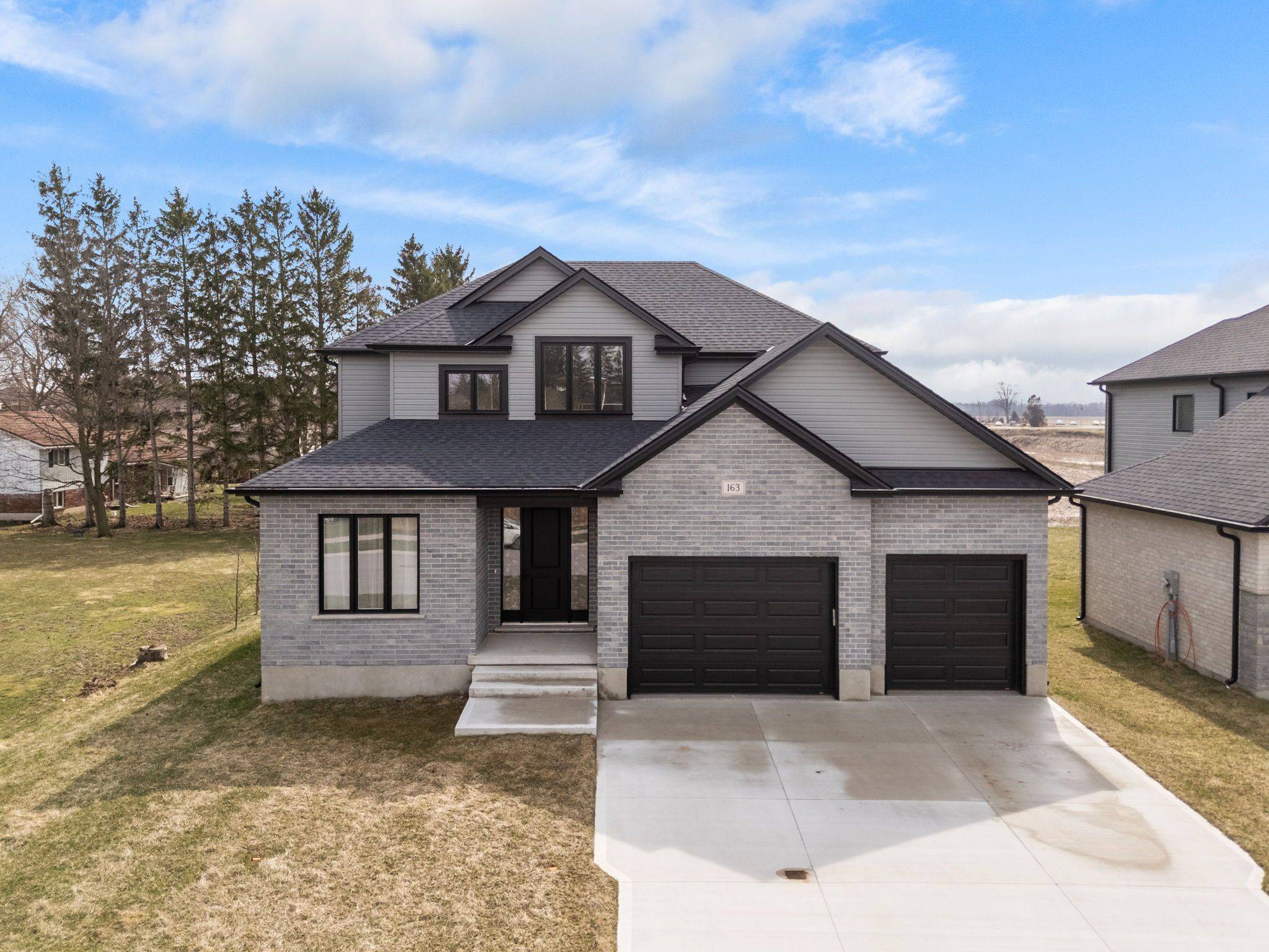 163 Mcleod ST, North Middlesex, ON N0M 2K0