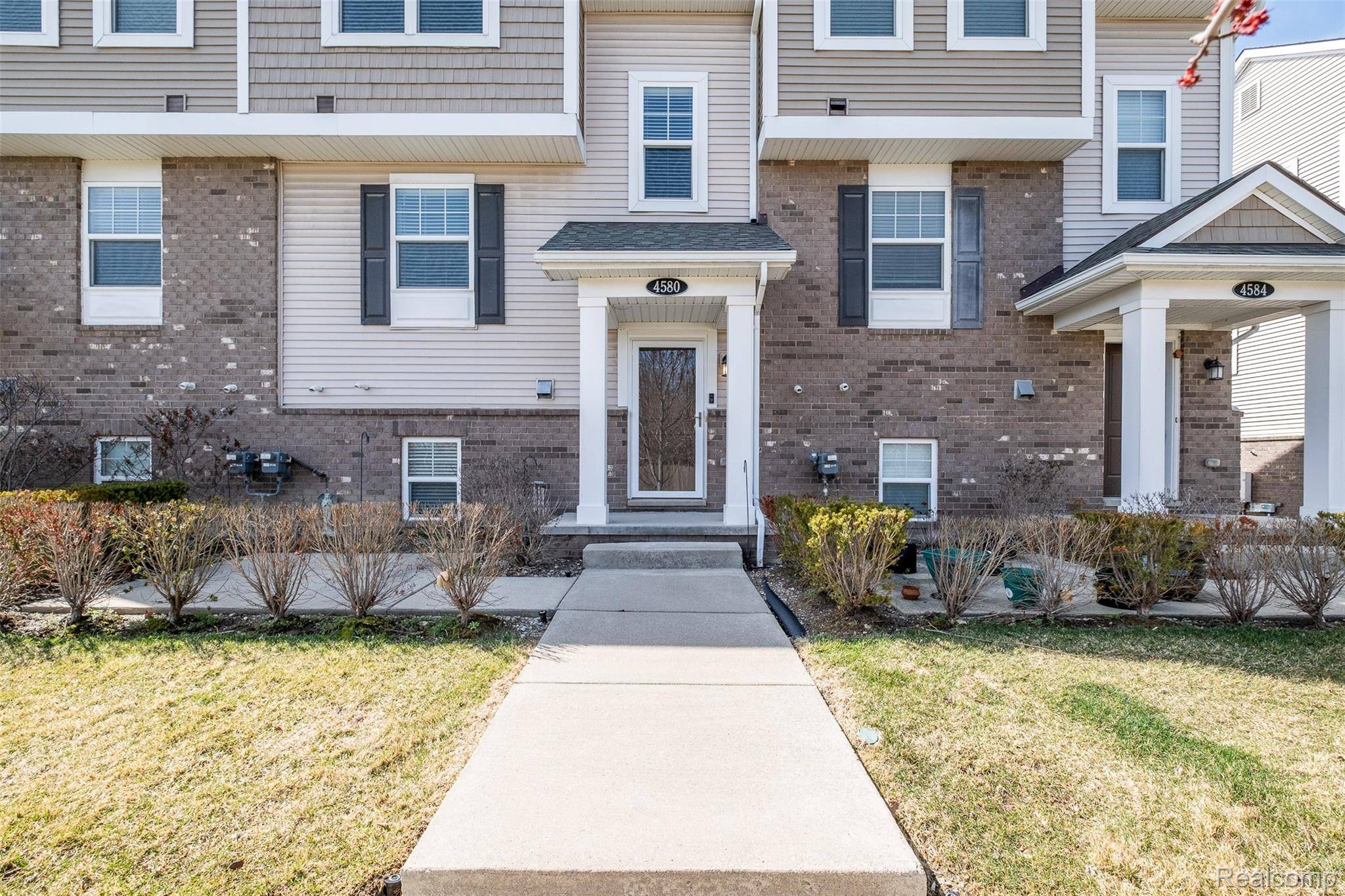 4580 Bradley CIR #24, Troy, MI 48085