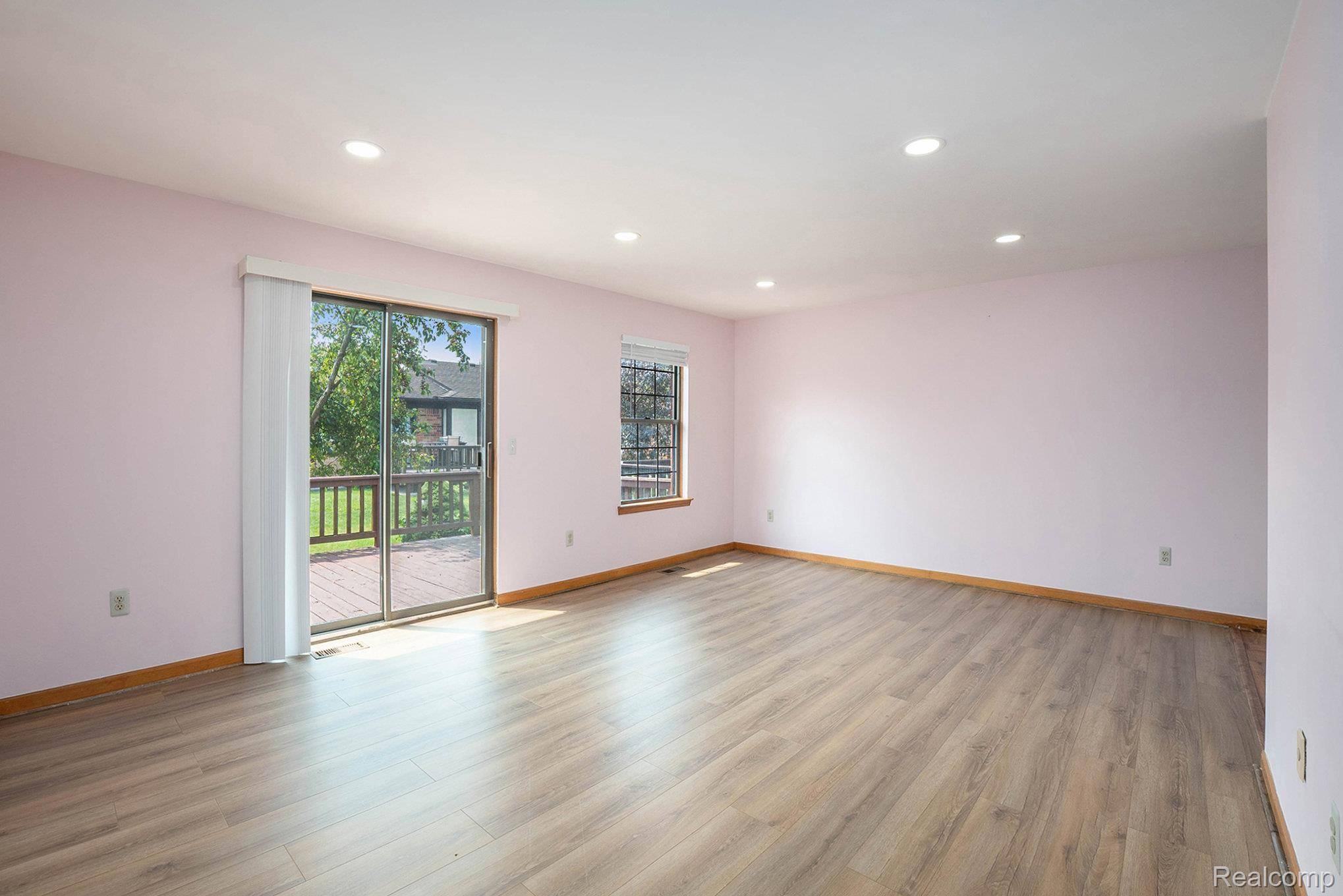 5434 Bowden CT, Warren, MI 48091