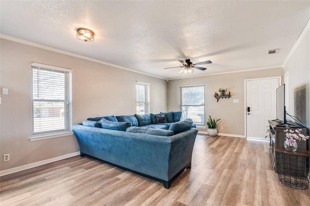 700 Oak Grove Lane, Royse City, TX 75189