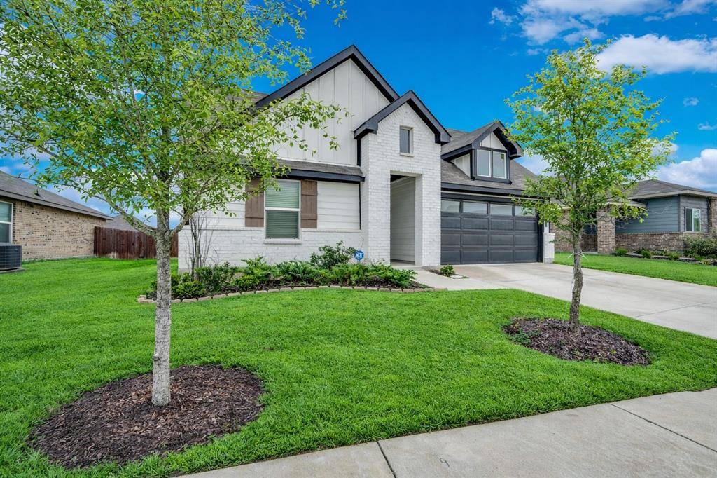 1520 Forest Park Drive, Alvarado, TX 76009