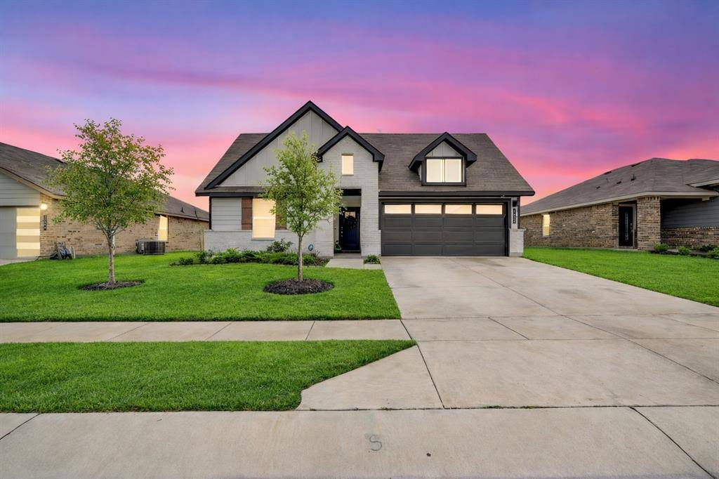 1520 Forest Park Drive, Alvarado, TX 76009