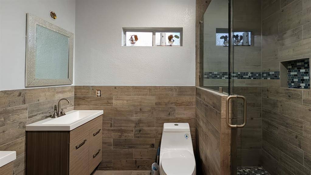 101 Quail Briar Lane, Arlington, TX 76002