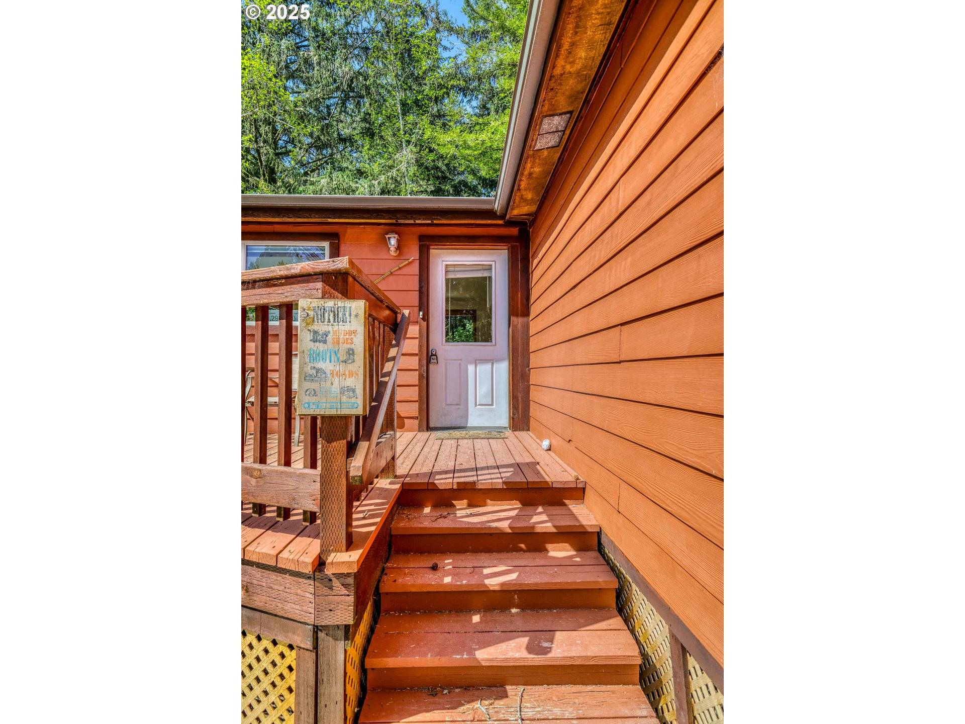 19921 WHALESHEAD RD #B8, Brookings, OR 97415