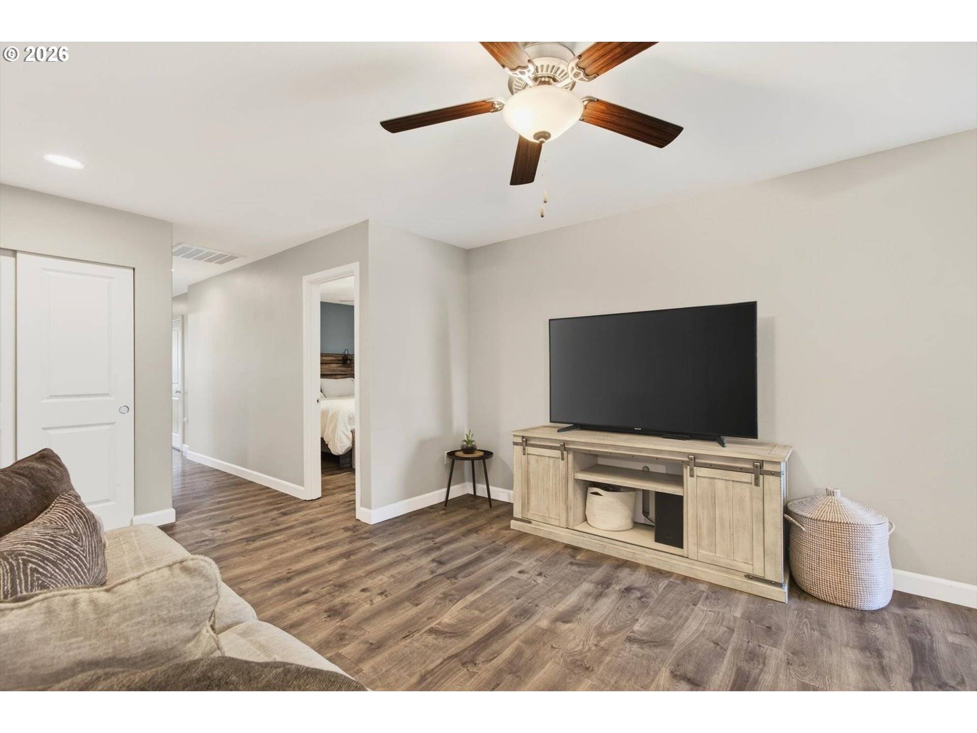 1017 S VIEW DR, Molalla, OR 97038