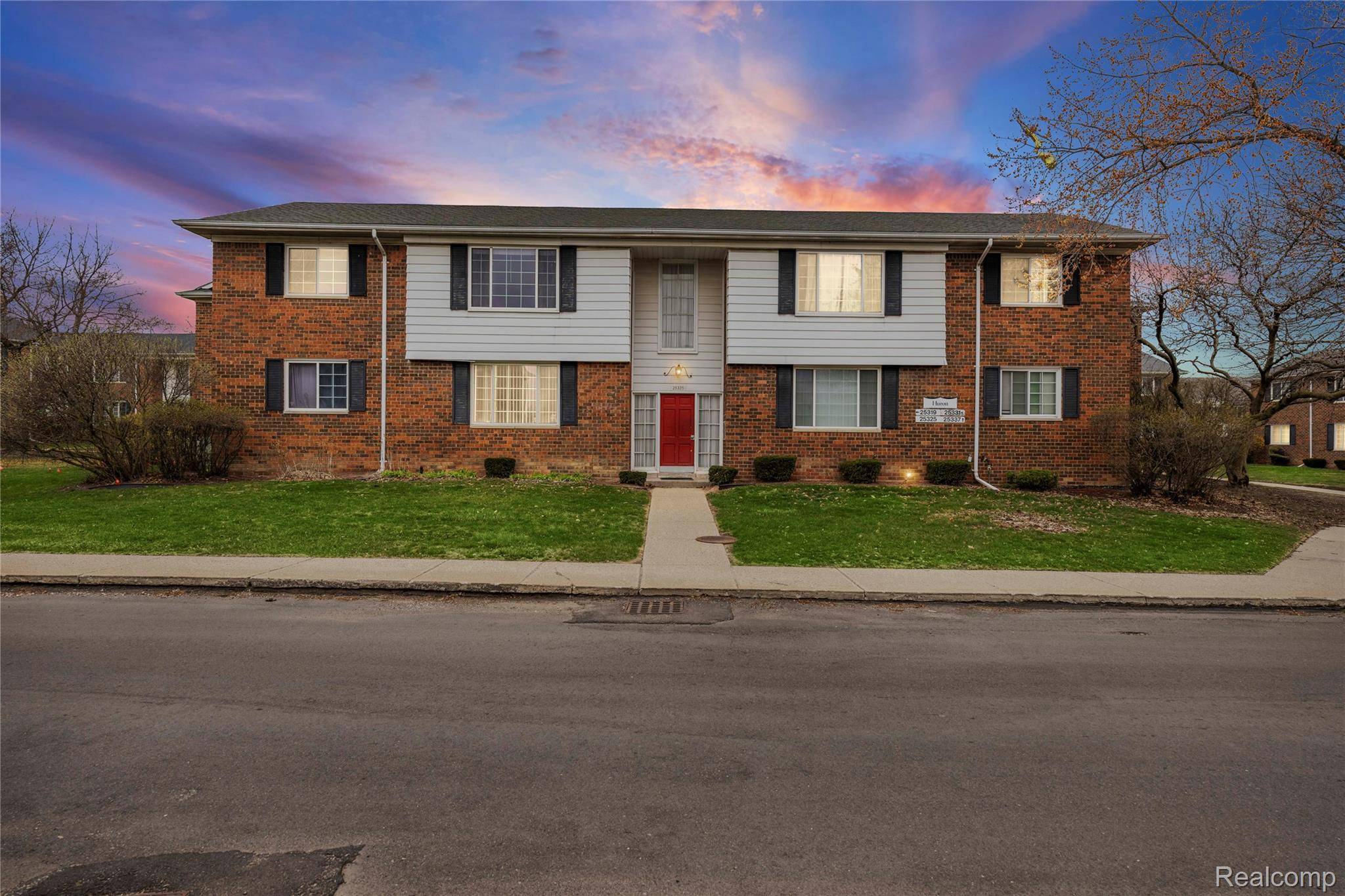 25325 Shiawassee CIR #203, Southfield, MI 48033