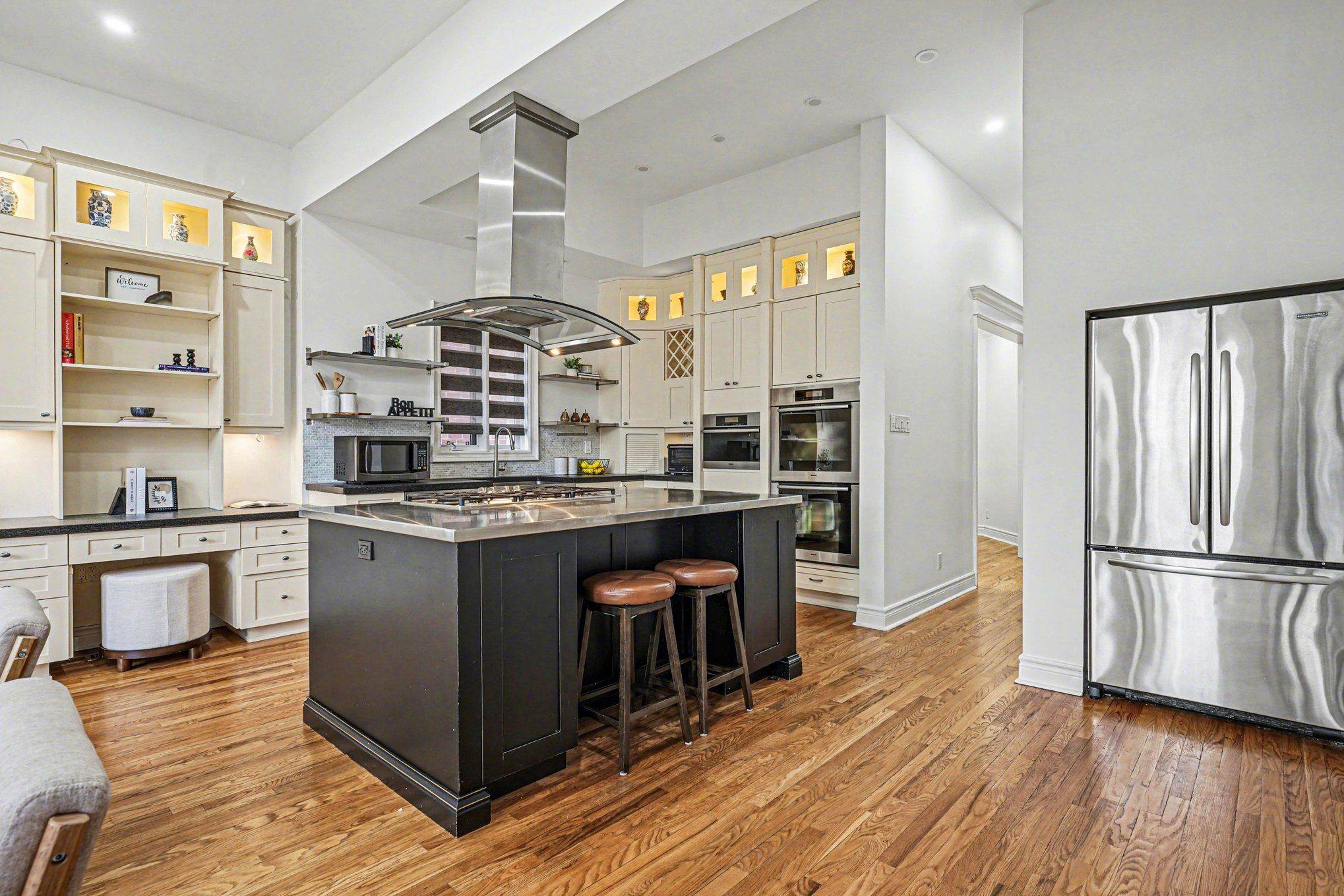 423 Manor RD E, Toronto C10, ON M4S 1T1