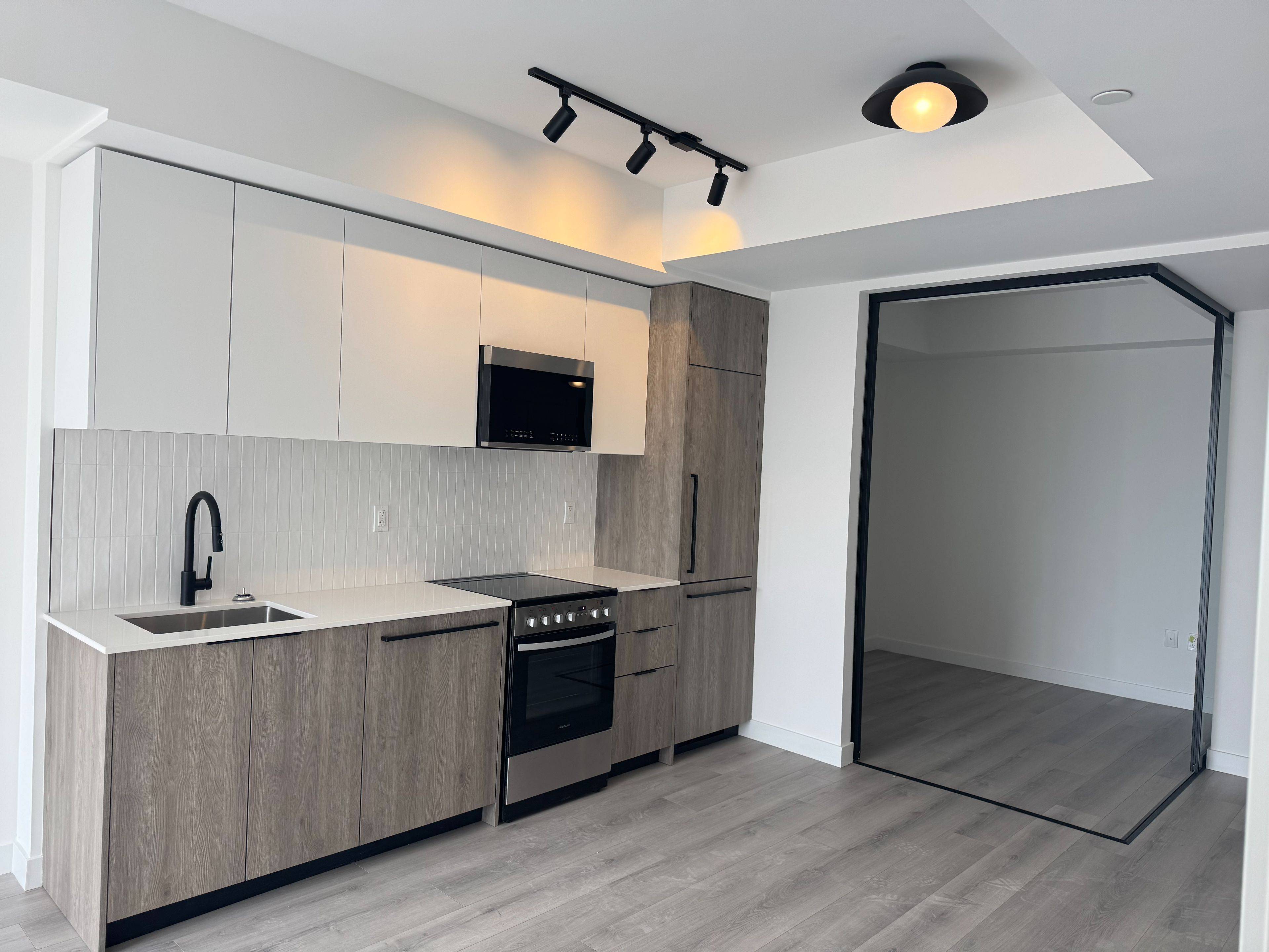 1635 Military TRL #522, Toronto E10, ON M1C 1B2