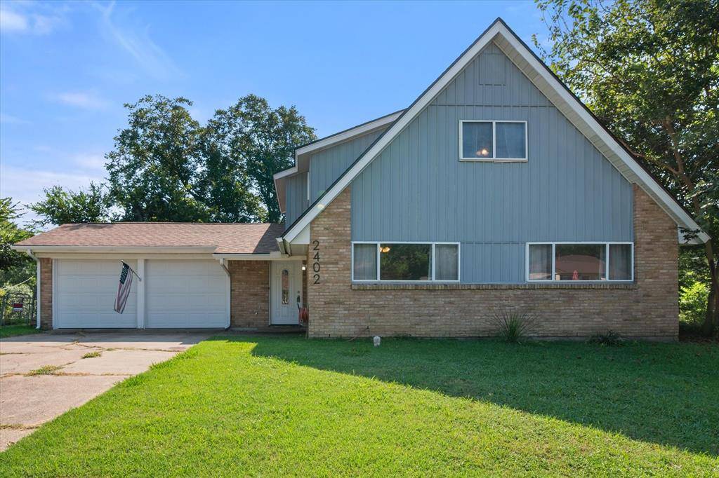 2402 Woodlawn Drive, Ennis, TX 75119