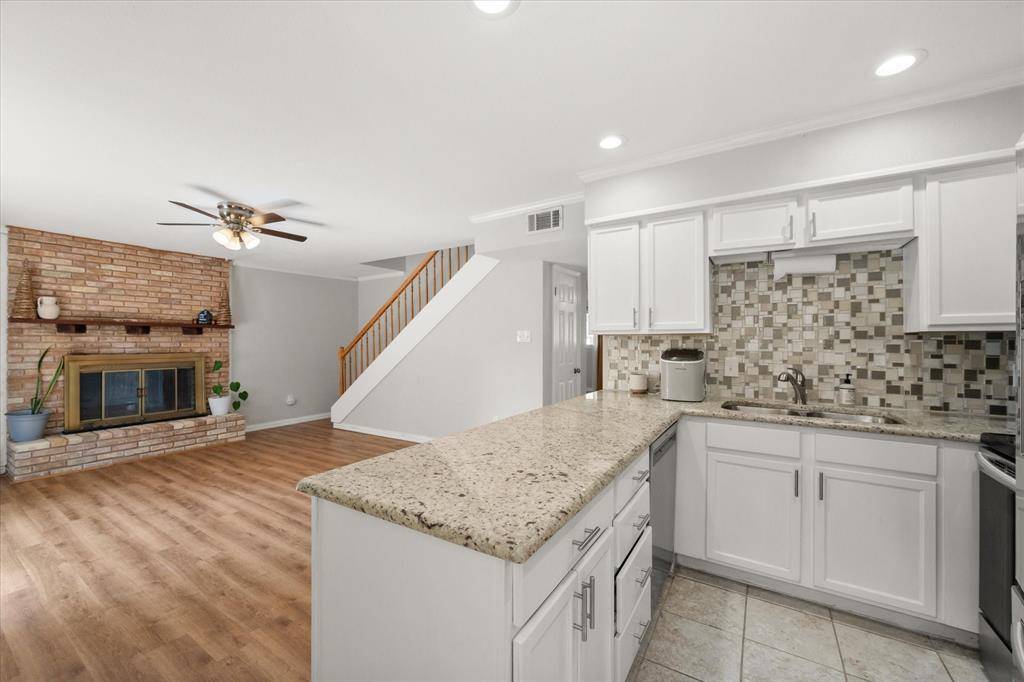 2402 Woodlawn Drive, Ennis, TX 75119