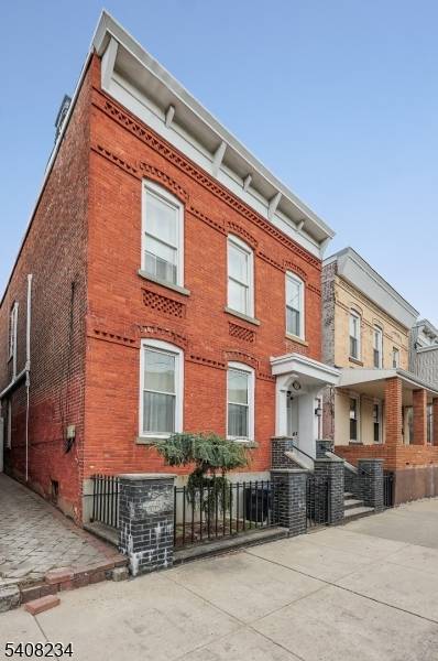 13 W 16Th St, Bayonne City, NJ 07002