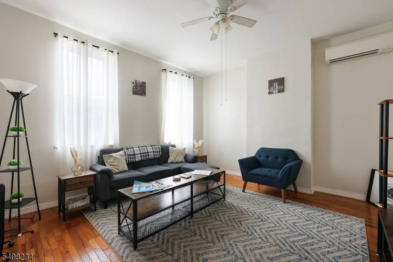 13 W 16Th St, Bayonne City, NJ 07002