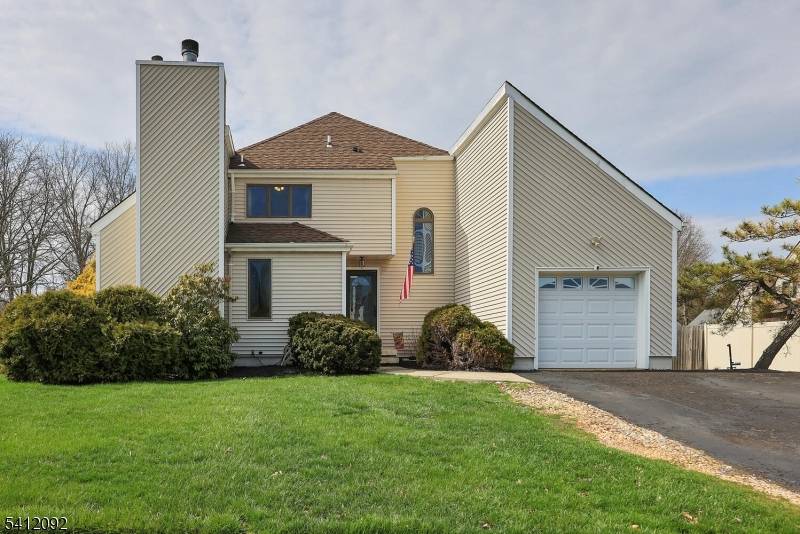 6 Longfield Dr, Hillsborough Twp., NJ 08844