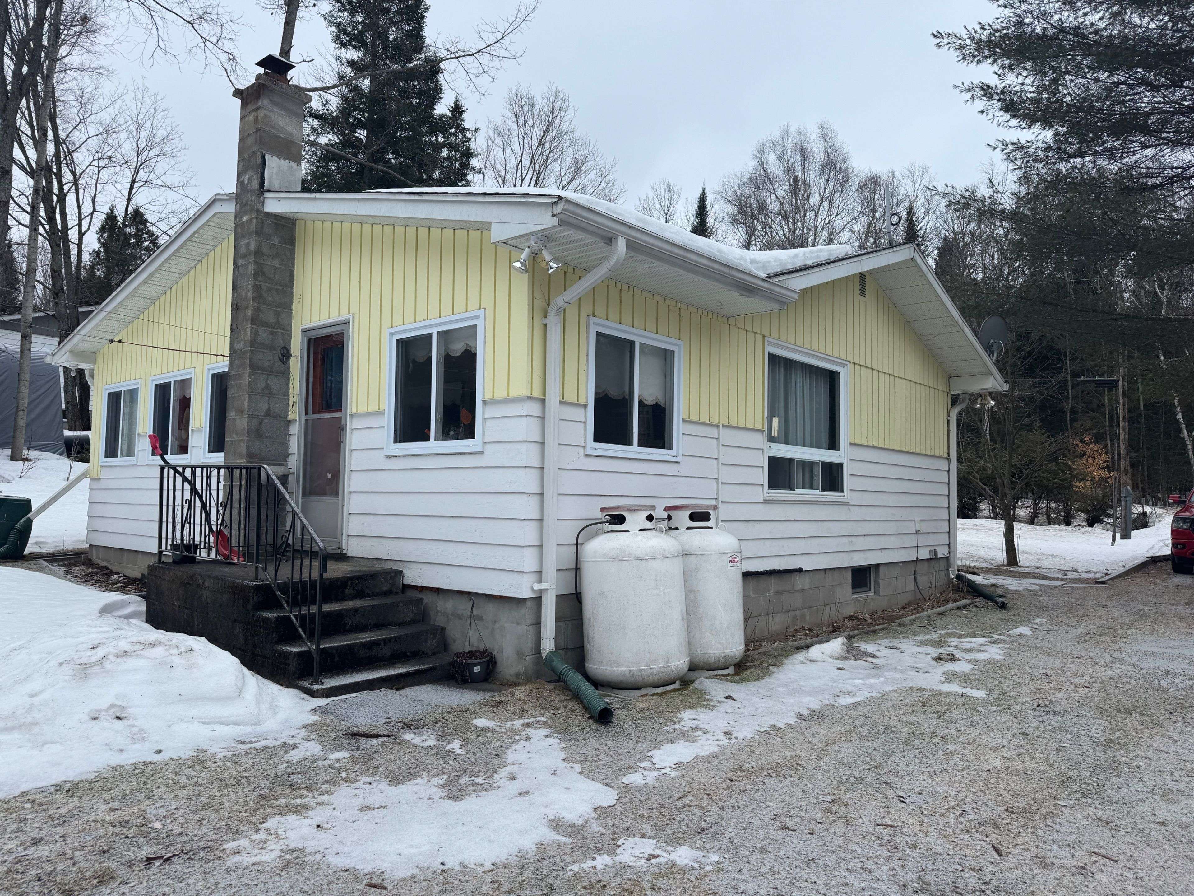 373 Doe Lake RD, Armour, ON P0A 1L0