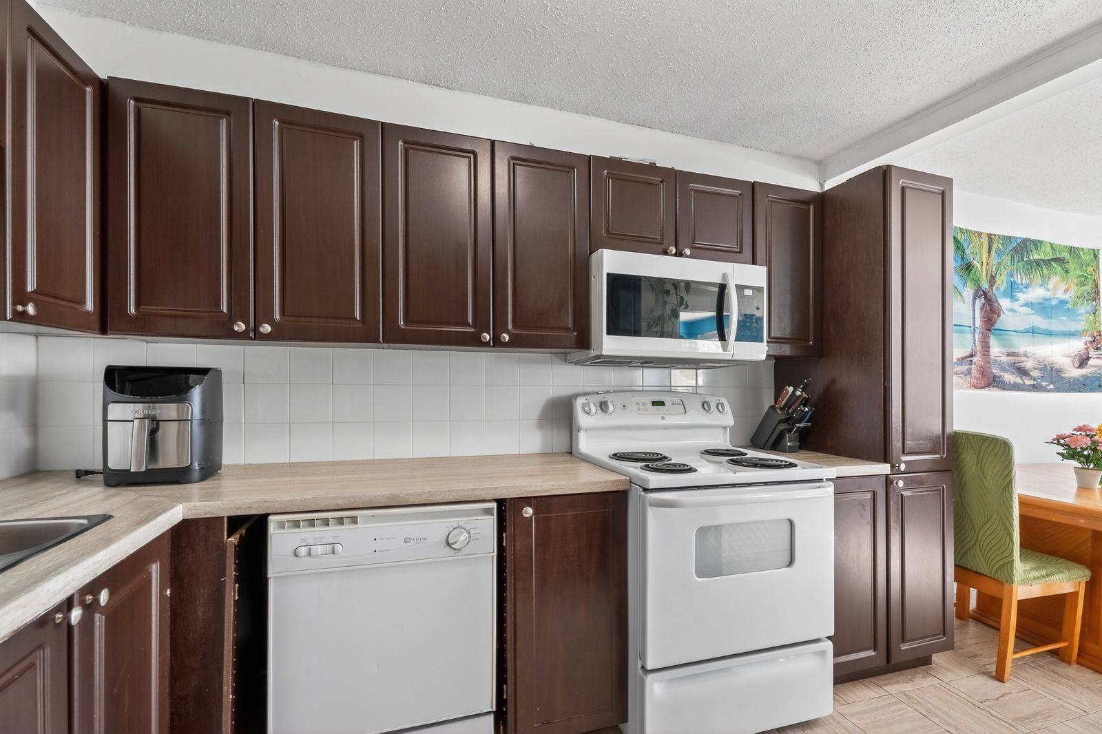 2642 Moncton RD #A, Britannia Heights - Queensway Terrace N And Area, ON K2B 7W1