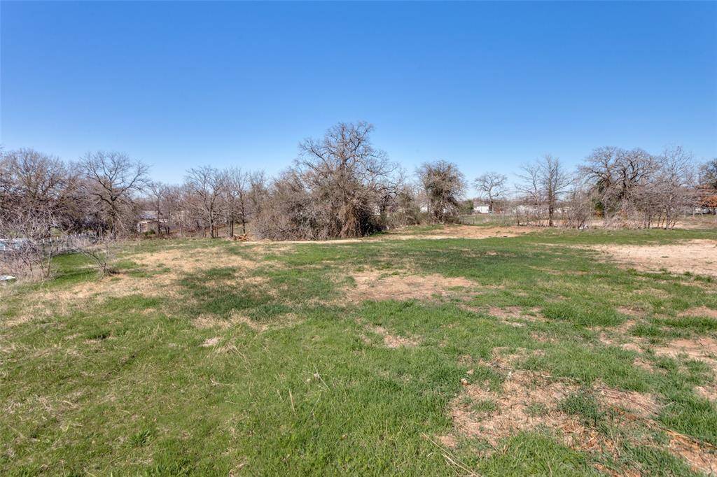 175 Cedar Drive, Azle, TX 76020