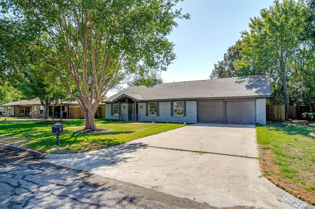 1225 Crestwood Drive, Cleburne, TX 76033