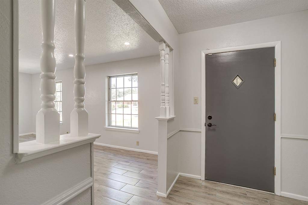 1225 Crestwood Drive, Cleburne, TX 76033