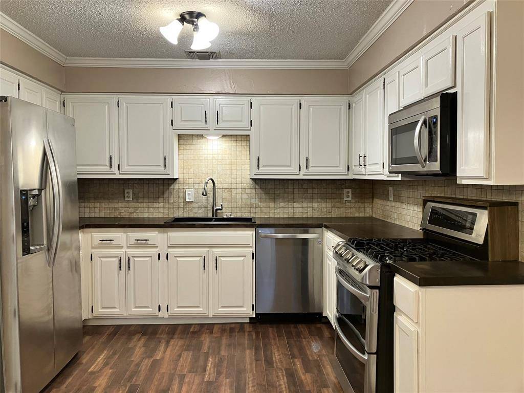 304 Crooked Lane, Mesquite, TX 75149