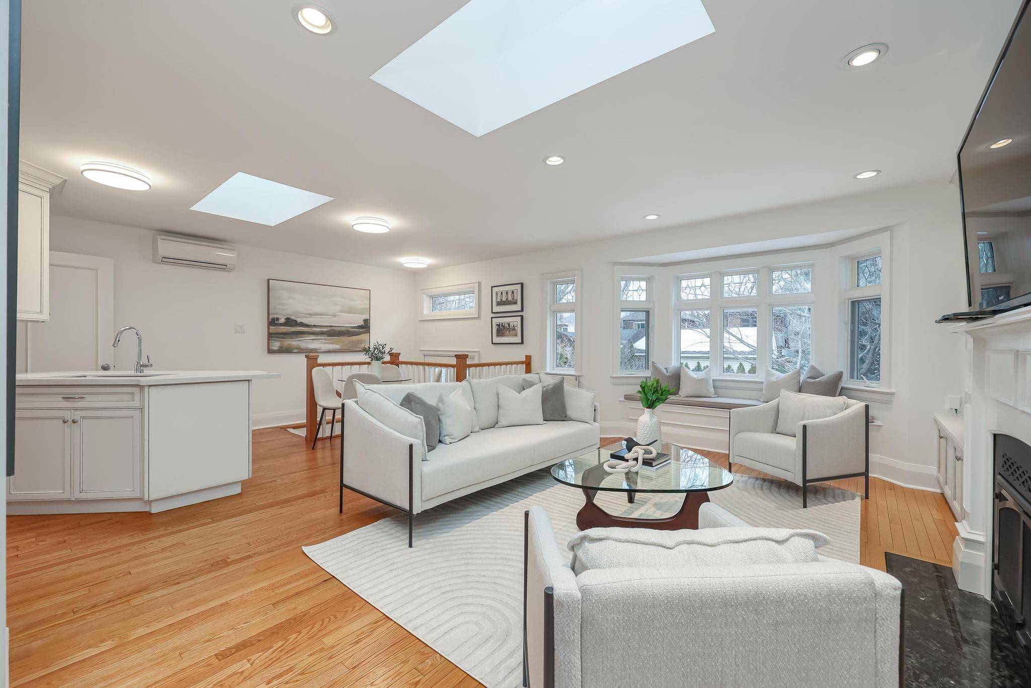 25 Fleming CRES, Toronto C11, ON M4G 2A9