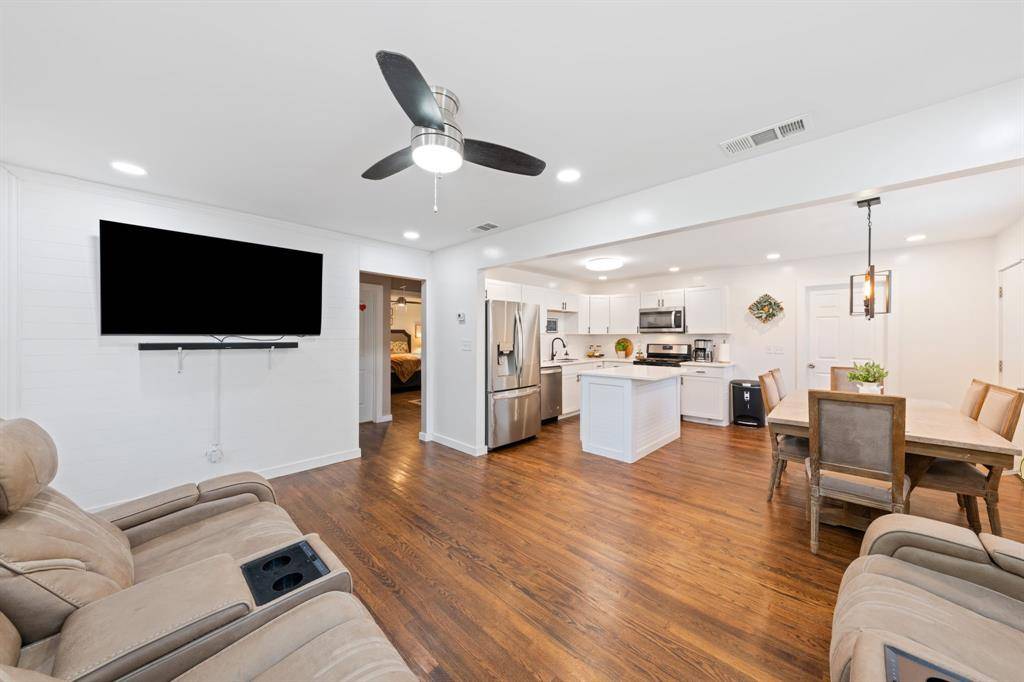 2114 Engle Avenue, Dallas, TX 75224