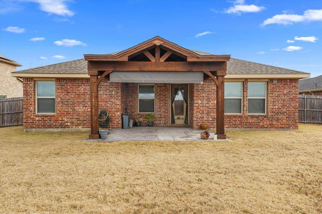 1401 N Houston Street, Royse City, TX 75189