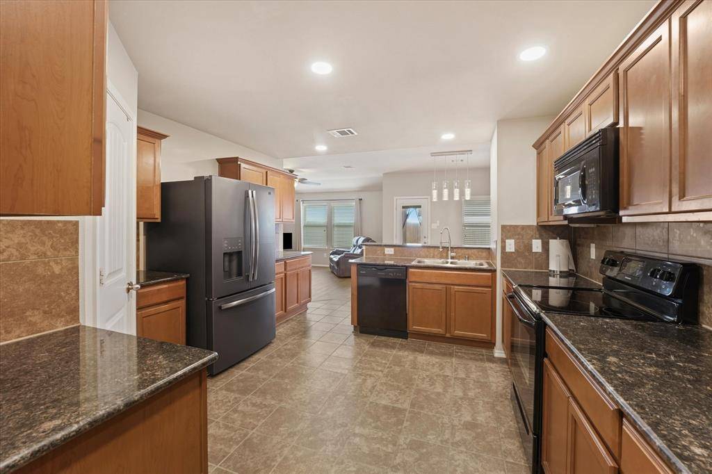 1401 N Houston Street, Royse City, TX 75189