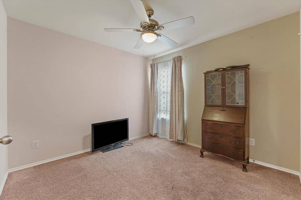 1401 N Houston Street, Royse City, TX 75189