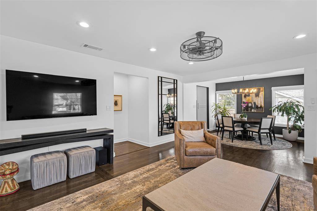 8723 Glencrest Lane, Dallas, TX 75209