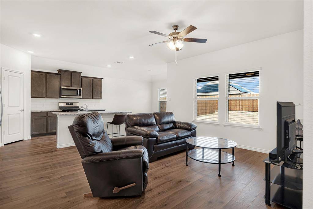 712 Cool Canyon Trail, Princeton, TX 75407