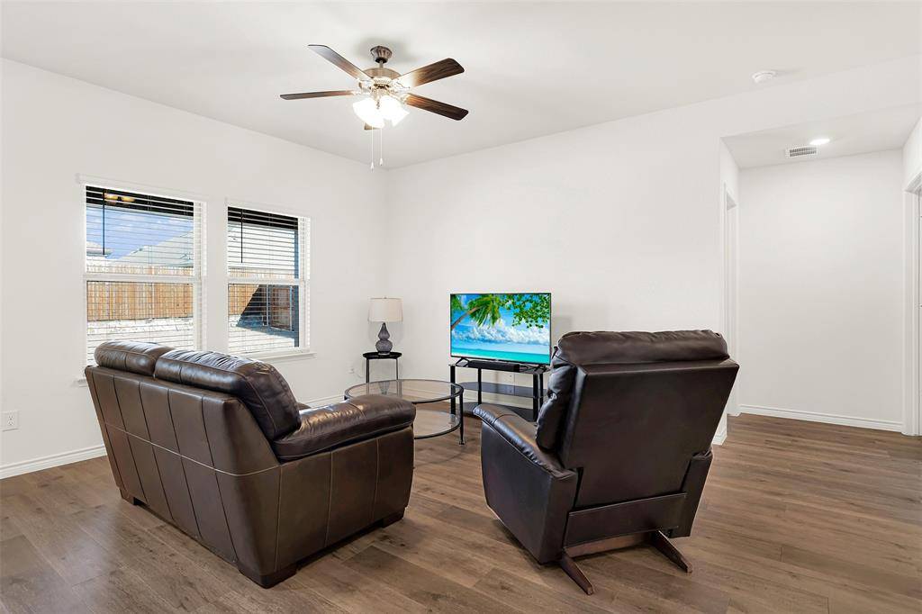 712 Cool Canyon Trail, Princeton, TX 75407