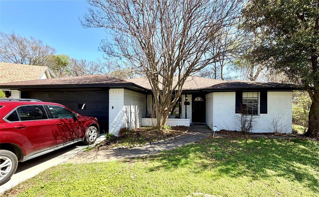 439 Shorewood Drive, Duncanville, TX 75116