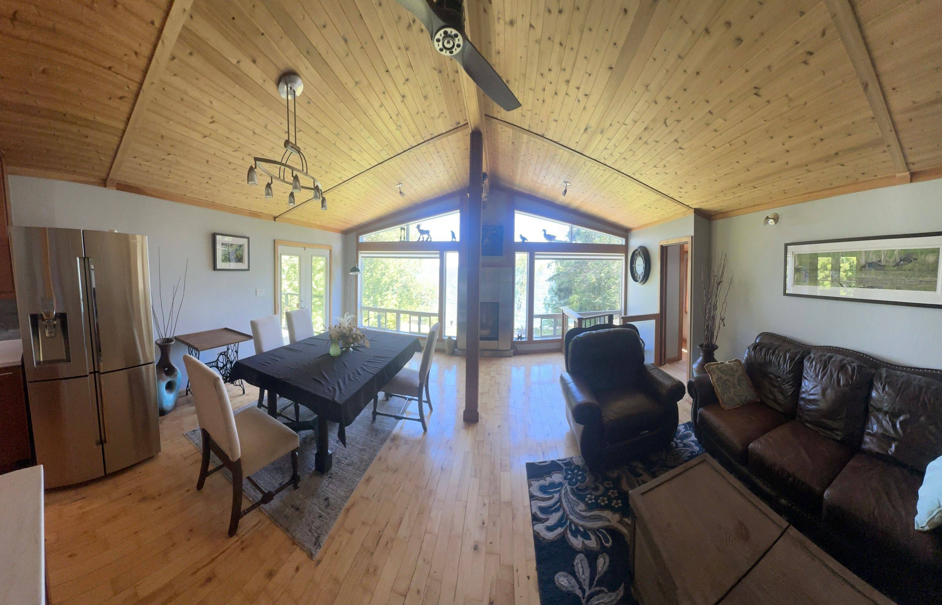 2295 Lakeshore RD E, Oro-medonte, ON L0L 1T0