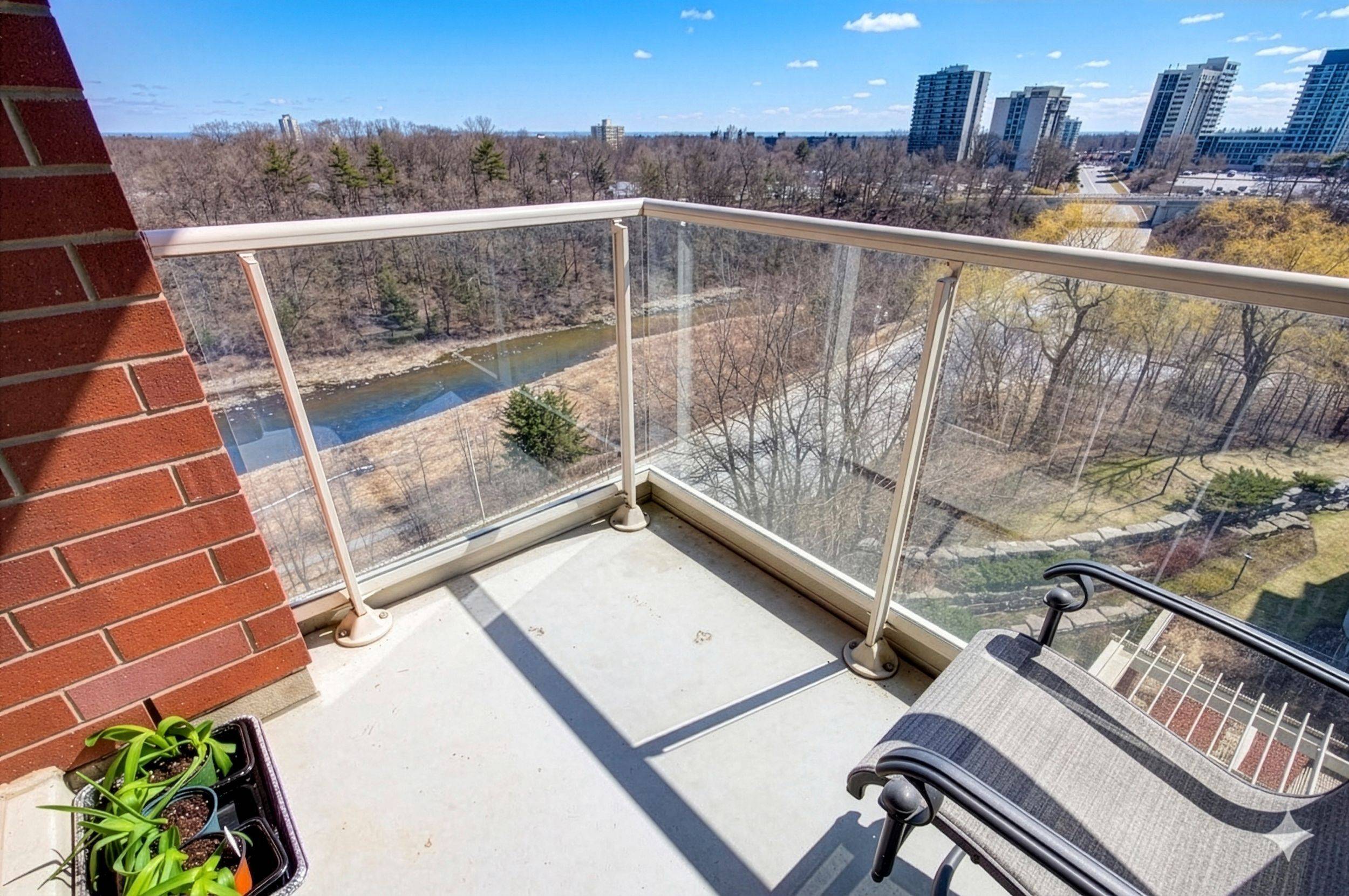 50 Old Mill RD #705, Oakville, ON L6J 7W1