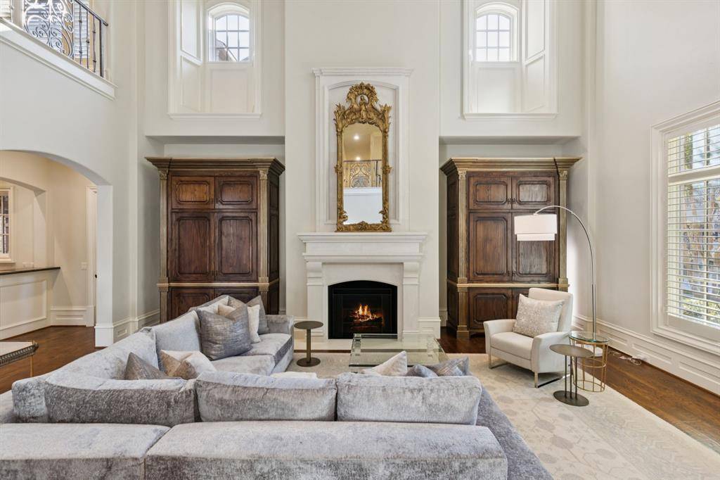 2 Bretton Creek Court, Dallas, TX 75220