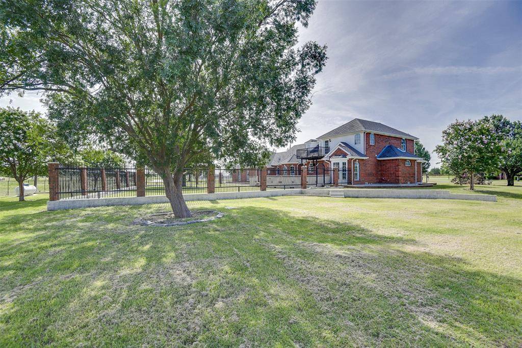 6603 Champion Road, Midlothian, TX 76065