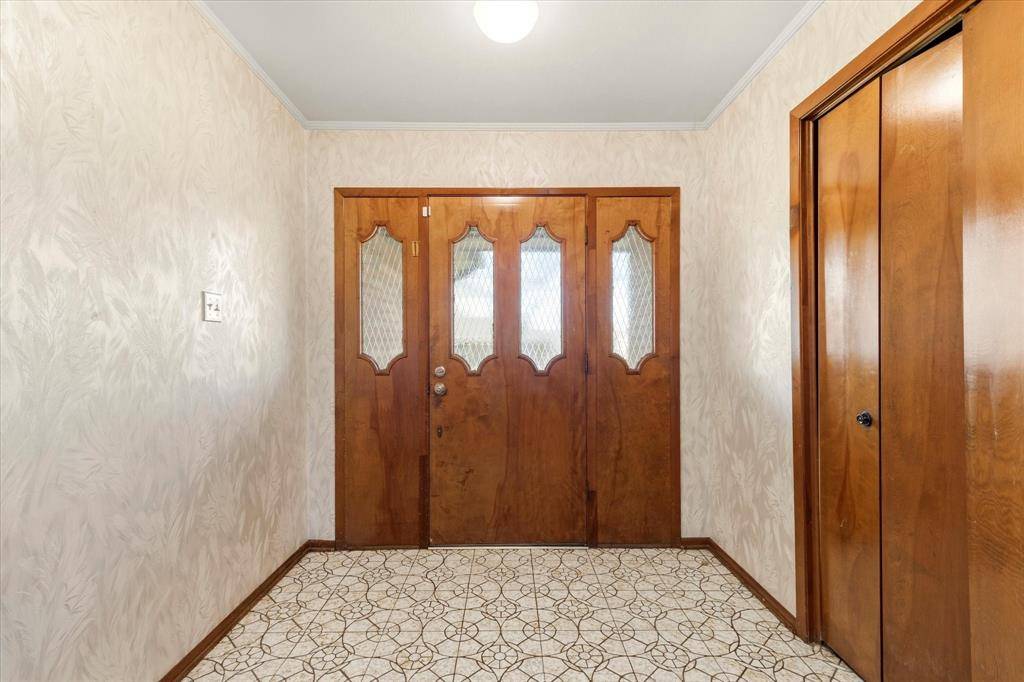 1905 Alamo Drive, Arlington, TX 76012