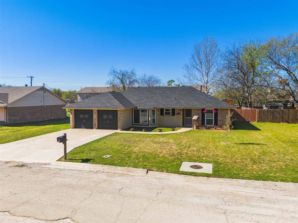 227 Diane Drive, Sanger, TX 76266