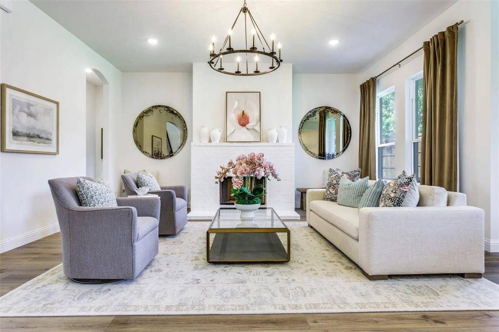 602 Sterling Drive, Benbrook, TX 76126