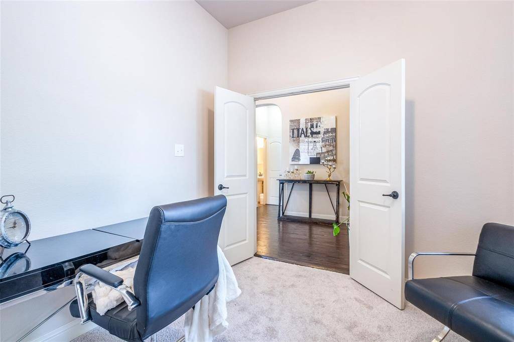 8436 Town Walk Drive, North Richland Hills, TX 76182