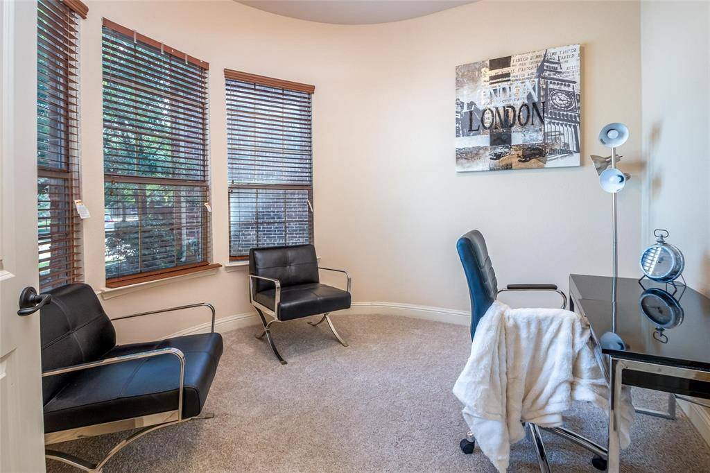 8436 Town Walk Drive, North Richland Hills, TX 76182