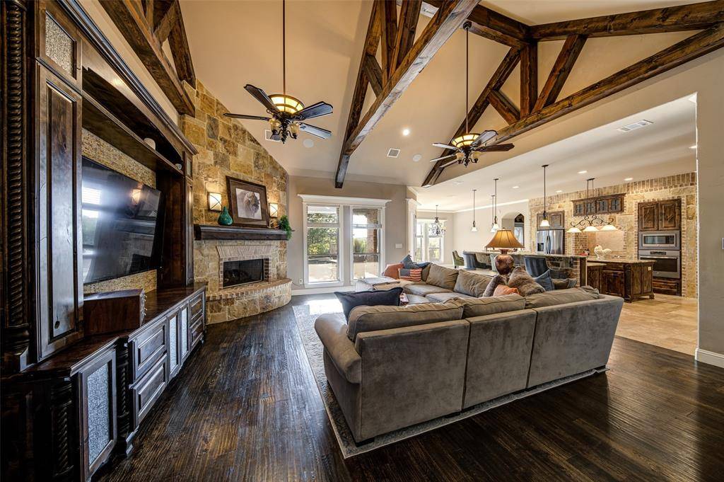 254 Maral Lane, Azle, TX 76020