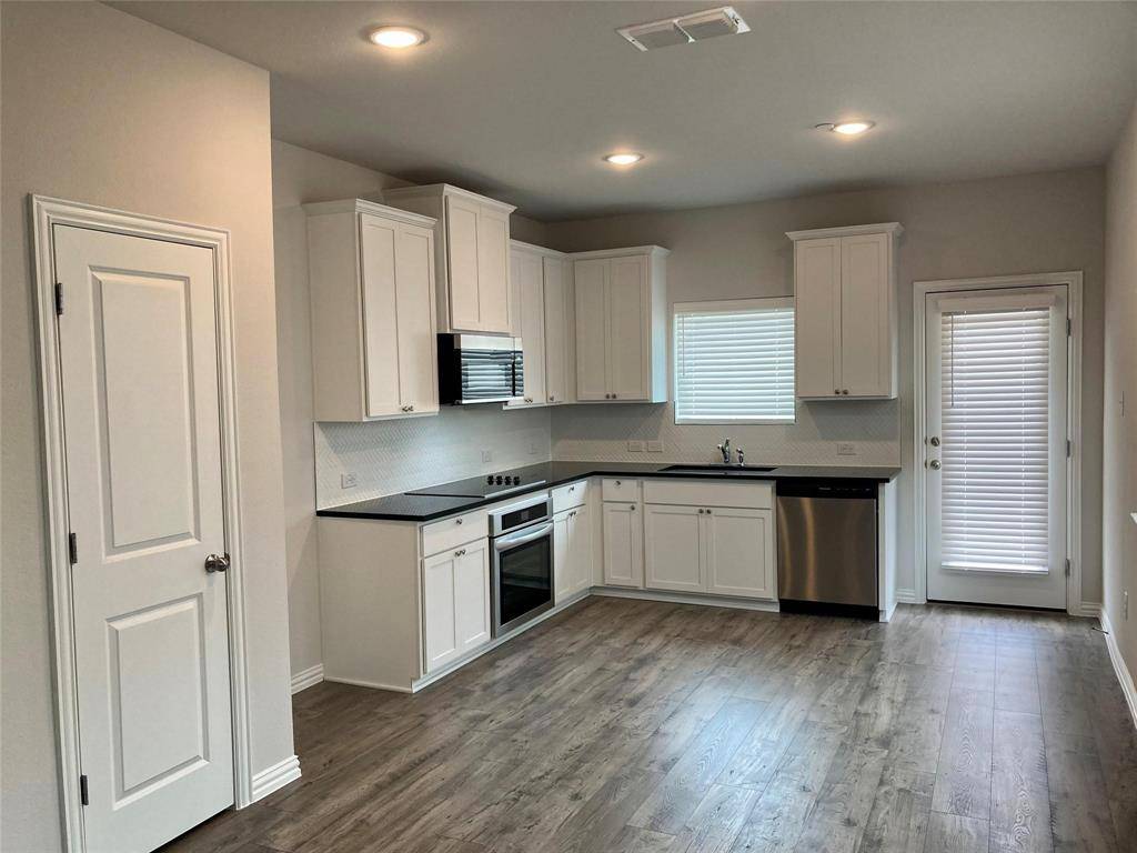 1135 Rusk Way, Lewisville, TX 75077