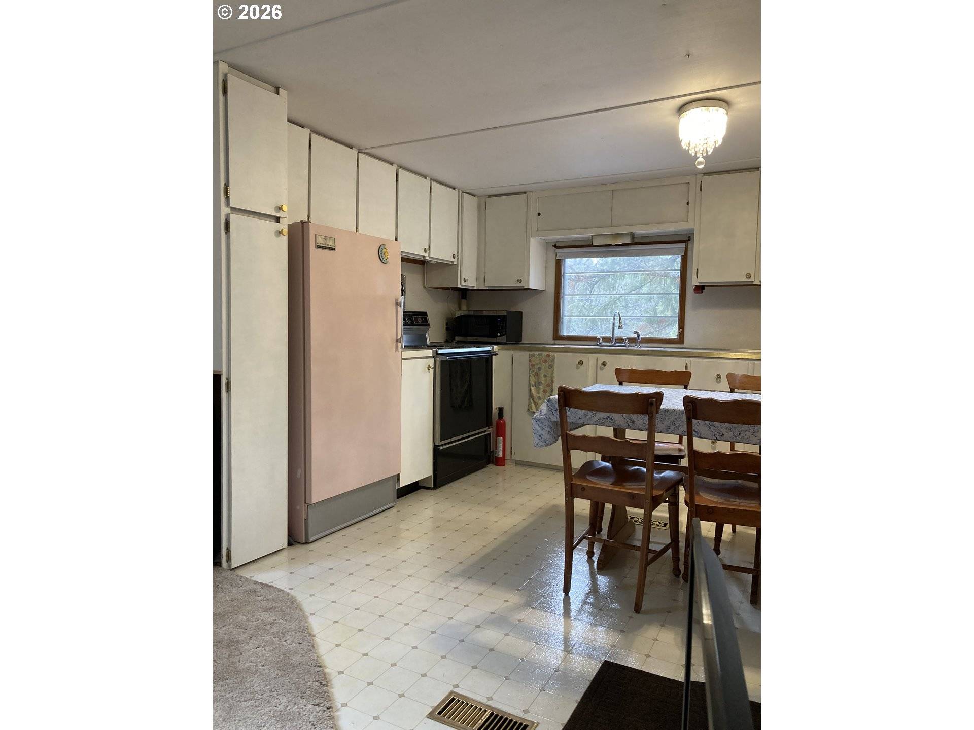 361 OAK PARK LN, Tygh Valley, OR 97063