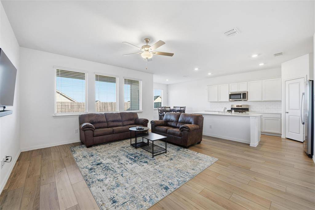 216 Post Oak Street, Azle, TX 76020