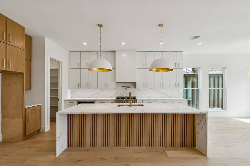 2656 Leta Mae Lane, Farmers Branch, TX 75234