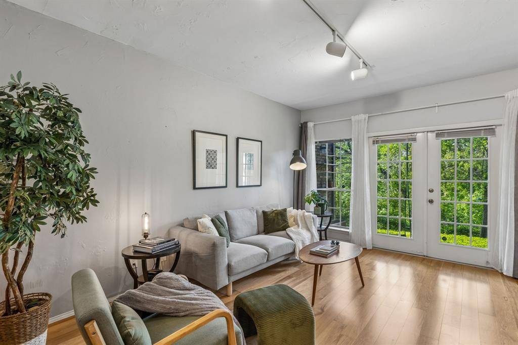 9801 Royal Lane #707, Dallas, TX 75231