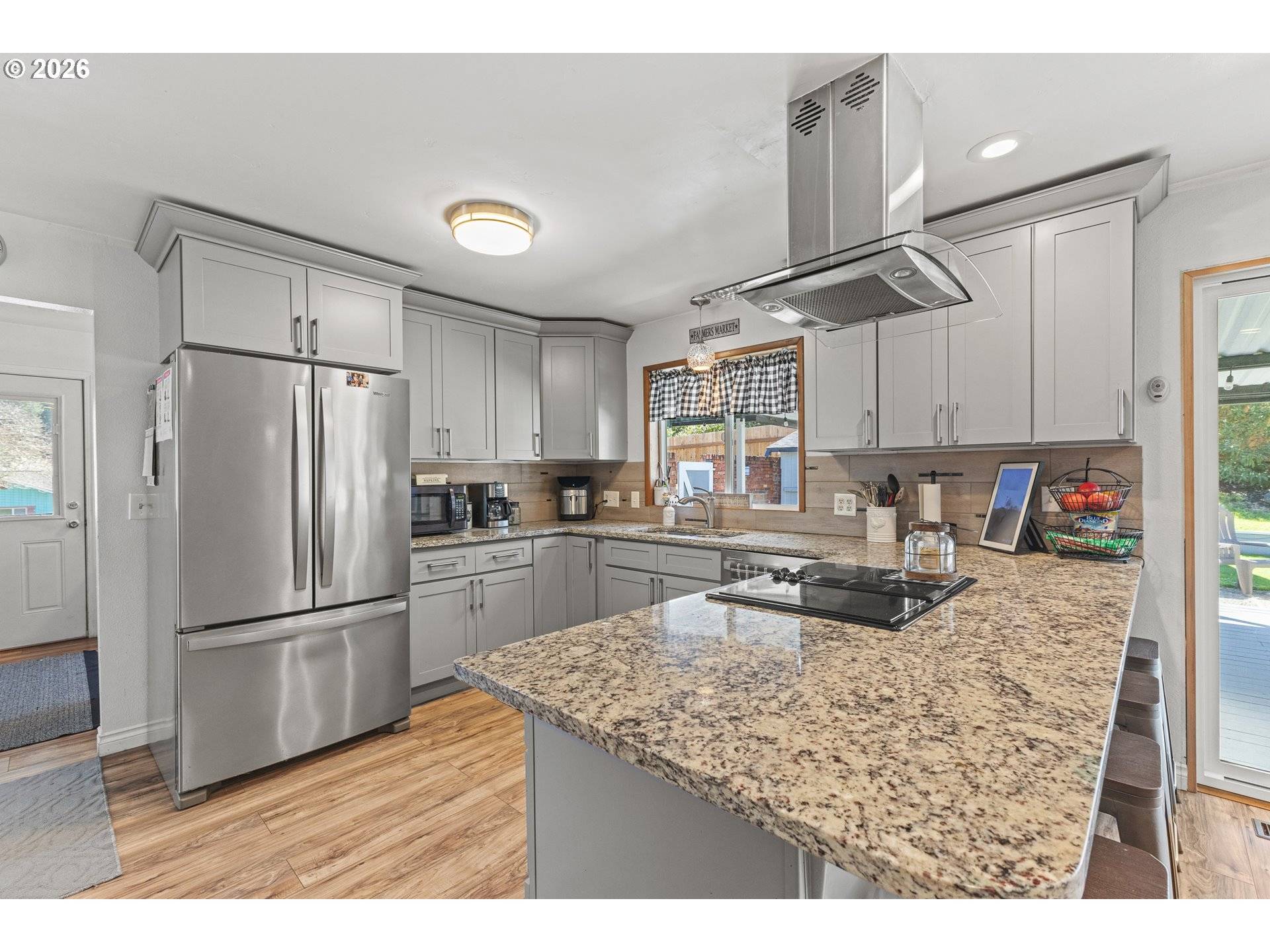 100 W 17TH ST, Coquille, OR 97423