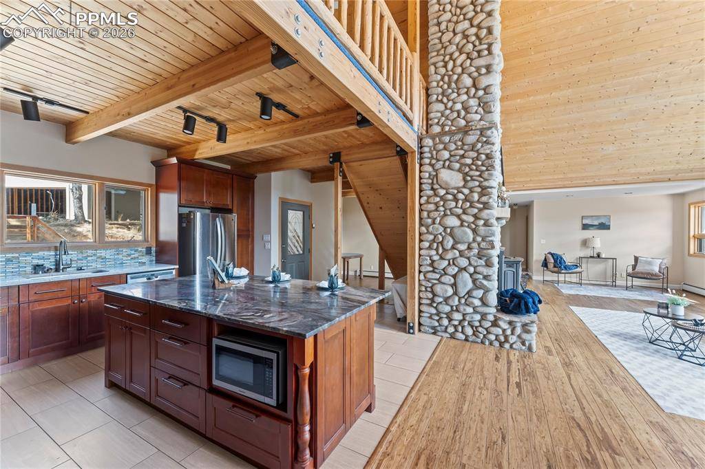 1008 Cantiberry RD, Divide, CO 80814