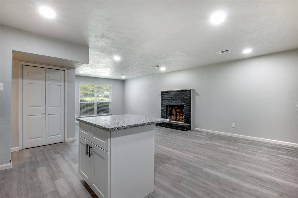 451 Southport Drive, Dallas, TX 75232